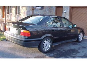 imagine vand-BMW-318-1.8-Benzina-avariat-1717.htm