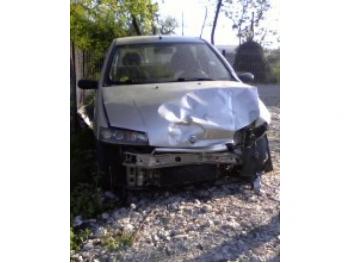 imagine vand-Fiat-Punto-1.2-Benzina-avariat-2738.htm