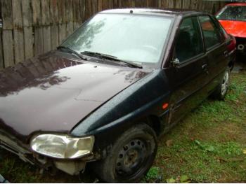 imagine vand-Ford-Escort-1.8-Benzina-avariat-3020.htm
