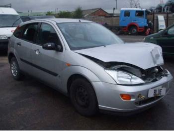 imagine vand-Ford-Focus-1.6-Benzina-avariat-1325.htm