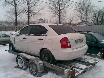 imagine vand-Hyundai-Accent-1.4-Benzina-avariat-2642.htm