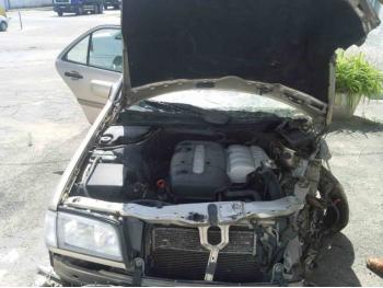 vand-Mercedes-C220-2.2-Diesel-avariat-2183.htm imagine vand-Mercedes-C220-2.2-Diesel-avariat-2183.htm
