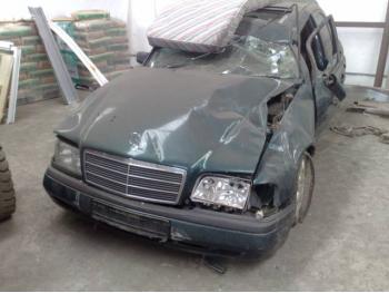 vand-Mercedes-C220-2.2-Diesel-avariat-2586.htm imagine vand-Mercedes-C220-2.2-Diesel-avariat-2586.htm