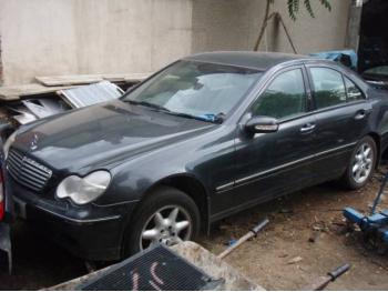 vand-Mercedes-C270-2.7-Diesel-avariat-3535.htm imagine vand-Mercedes-C270-2.7-Diesel-avariat-3535.htm