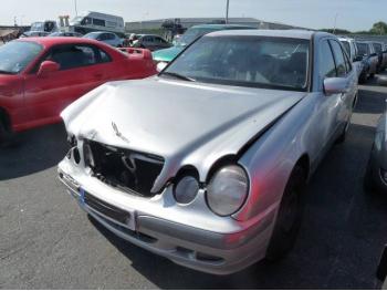 vand-Mercedes-E220-2.2-Diesel-avariat-2420.htm imagine vand-Mercedes-E220-2.2-Diesel-avariat-2420.htm