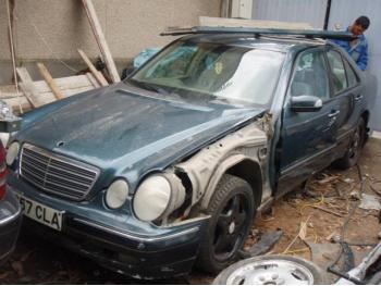 vand-Mercedes-E220-2.2-Diesel-avariat-3536.htm imagine vand-Mercedes-E220-2.2-Diesel-avariat-3536.htm