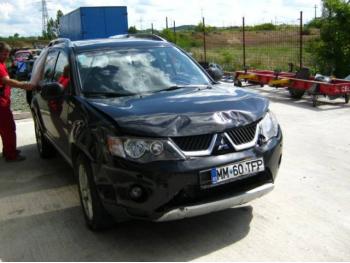 vand-Mitsubishi-Outlander-2.0-Diesel-avariat-3534.htm imagine vand-Mitsubishi-Outlander-2.0-Diesel-avariat-3534.htm