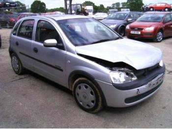 imagine vand-Opel-Corsa-B-1.0-Benzina-avariat-2040.htm