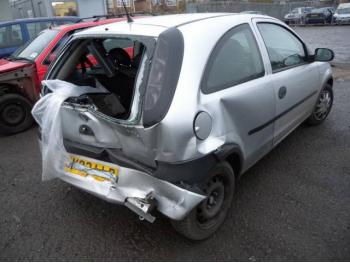 imagine vand-Opel-Corsa-C-1.0-Benzina-avariat-1528.htm