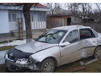 imagine vand-Opel-Vectra-B-1.8-Benzina-avariat-2728.htm