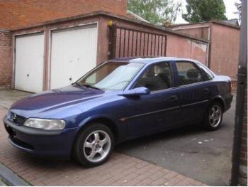 imagine vand-Opel-Vectra-B-2.0-Diesel-avariat-3408.htm