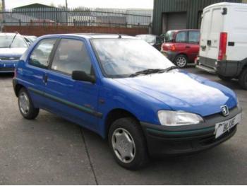 imagine vand-Peugeot-106-1.1-Benzina-avariat-2447.htm