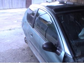 vand-Peugeot-206-1.6-Benzina-avariat-3597.htm imagine vand-Peugeot-206-1.6-Benzina-avariat-3597.htm
