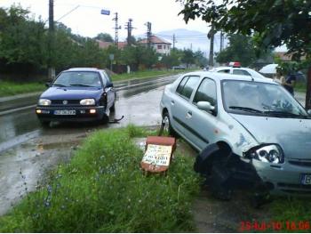 vand-Renault-Clio-II-1.4-Benzina-avariat-2860.htm imagine vand-Renault-Clio-II-1.4-Benzina-avariat-2860.htm