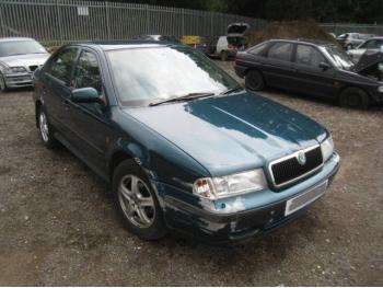 imagine vand-Skoda-Octavia-1.6-Benzina-avariat-2180.htm