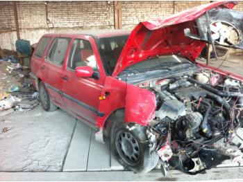 imagine vand-Volkswagen-Golf-III-1.9-Benzina-avariat-3711.htm