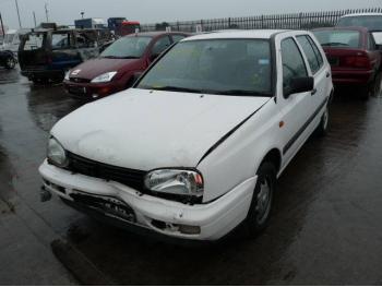 imagine vand-Volkswagen-Golf-IV-1.4-Benzina-avariat-2245.htm