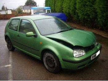 imagine vand-Volkswagen-Golf-IV-1.4-Benzina-avariat-2535.htm