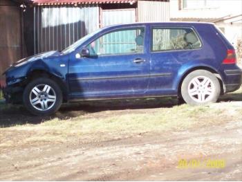 imagine vand-Volkswagen-Golf-IV-1.6-Benzina-avariat-1555.htm