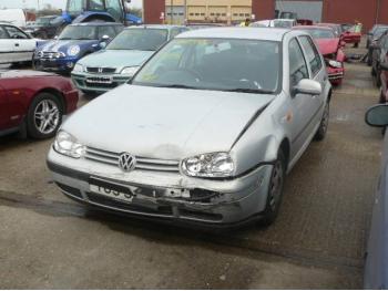 imagine vand-Volkswagen-Golf-IV-1.6-Benzina-avariat-2120.htm