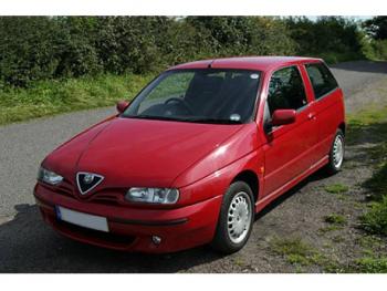 dezmembrez-Alfa-Romeo-145-avariat-9761.htm imagine dezmembrez-Alfa-Romeo-145-avariat-9761.htm