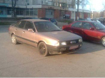 imagine dezmembrez-Audi-80-avariat-2190.htm