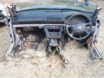 imagine dezmembrez-Audi-A4-avariat-10460.htm