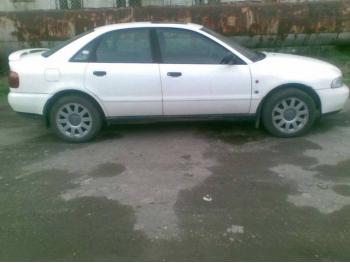 imagine dezmembrez-Audi-A4-avariat-13975.htm