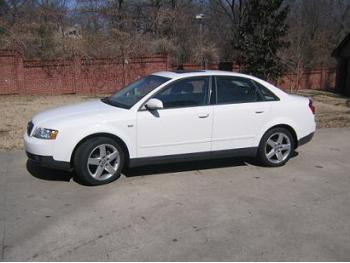 dezmembrez-Audi-A4-avariat-21884.htm imagine dezmembrez-Audi-A4-avariat-21884.htm