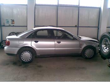 dezmembrez-Audi-A4-avariat-2194.htm imagine dezmembrez-Audi-A4-avariat-2194.htm