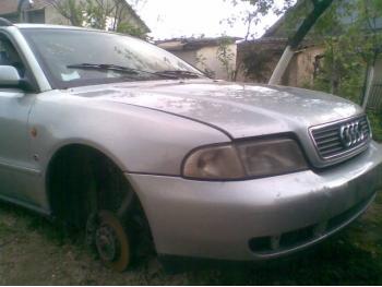 imagine dezmembrez-Audi-A4-avariat-2433.htm