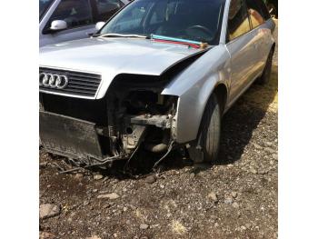 imagine dezmembrez-Audi-A4-avariat-25350.htm