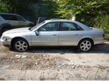 imagine dezmembrez-Audi-A8-avariat-12385.htm