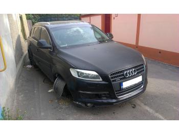 imagine dezmembrez-Audi-Q7-avariat-25641.htm