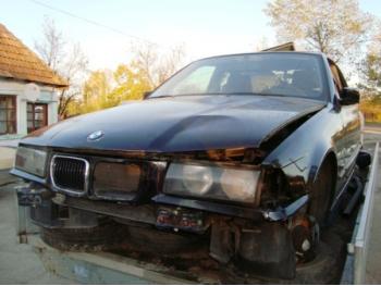 imagine dezmembrez-BMW-316-avariat-21855.htm