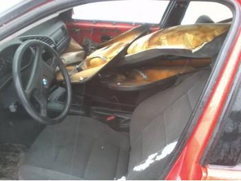 imagine dezmembrez-BMW-318-avariat-11018.htm
