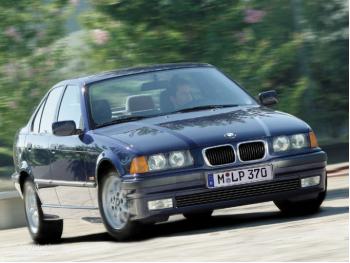 imagine dezmembrez-BMW-318-avariat-15885.htm