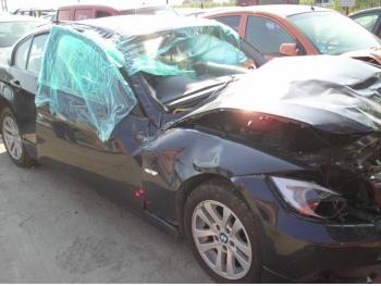 dezmembrez-BMW-318-avariat-2737.htm imagine dezmembrez-BMW-318-avariat-2737.htm