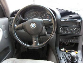 dezmembrez-BMW-325-avariat-1787.htm imagine dezmembrez-BMW-325-avariat-1787.htm
