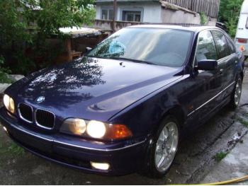 imagine dezmembrez-BMW-520-avariat-13851.htm