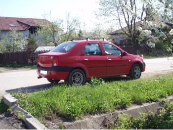imagine dezmembrez-Dacia-Logan-avariat-15873.htm
