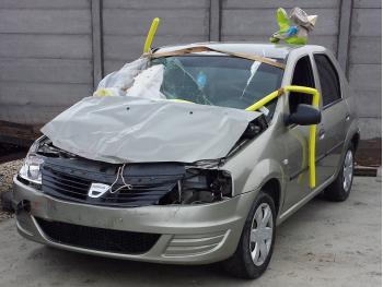 imagine dezmembrez-Dacia-Logan-avariat-29160.htm