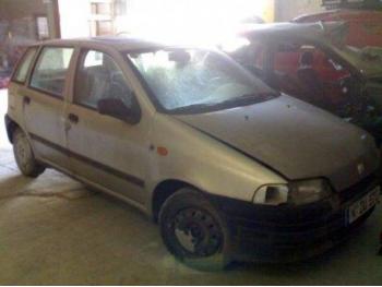 imagine dezmembrez-Fiat-Punto-avariat-1390.htm