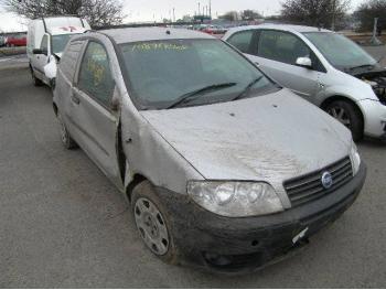 imagine dezmembrez-Fiat-Punto-avariat-2860.htm