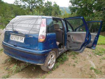 imagine dezmembrez-Fiat-Punto-avariat-4461.htm