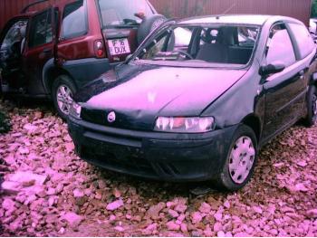 imagine dezmembrez-Fiat-Punto-avariat-739.htm