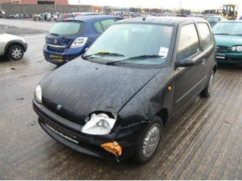 imagine dezmembrez-Fiat-Seicento-avariat-2862.htm