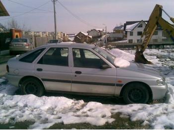 imagine dezmembrez-Ford-Escort-avariat-11063.htm