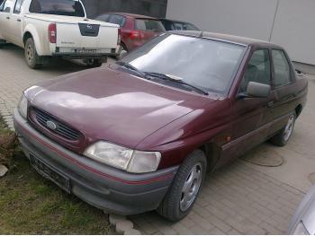 imagine dezmembrez-Ford-Escort-avariat-15669.htm