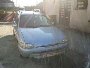 imagine dezmembrez-Ford-Escort-avariat-3488.htm